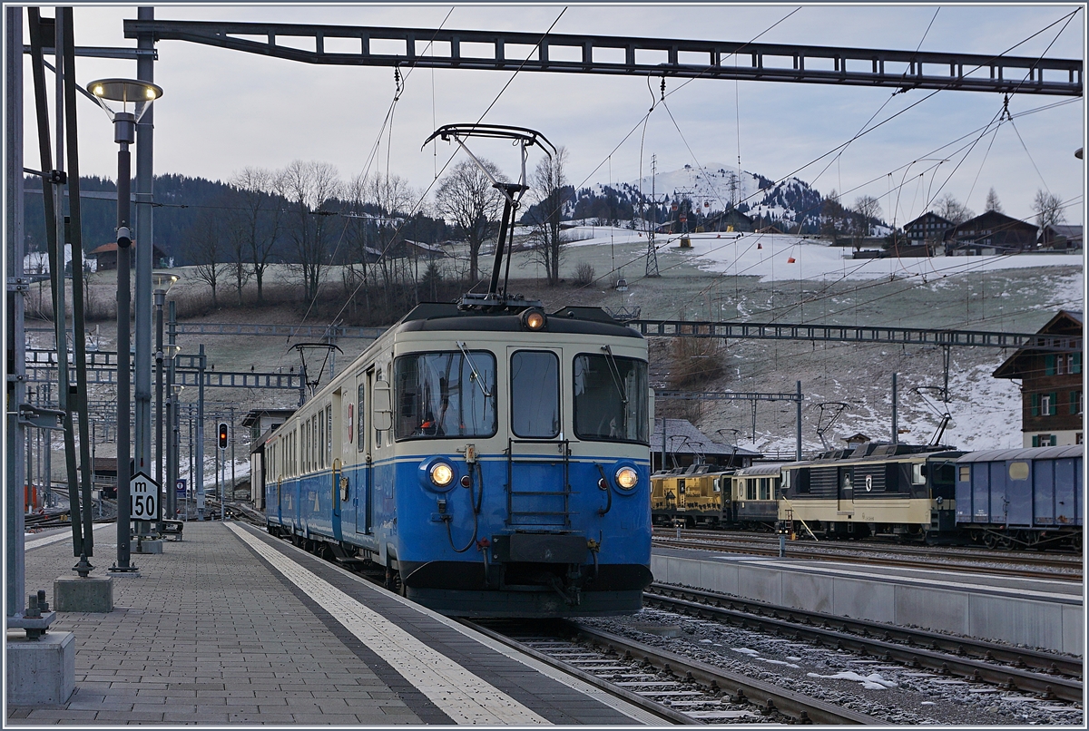 The MOB ABDE 8/8 4002 VAUD is arriving at Zweisimmen.
10.01.2018