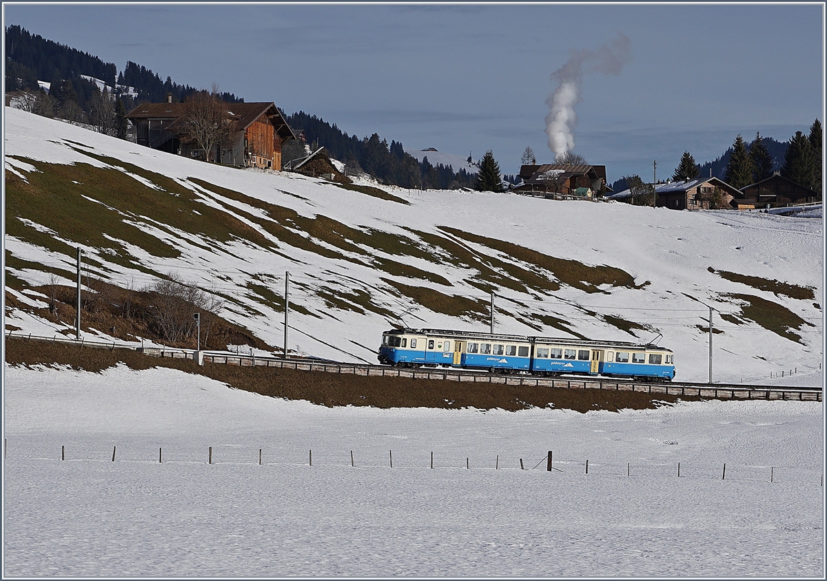 The MOB ABDe 8/8 4002  VAUD  between Gruben and Schönried.
10.01.2018