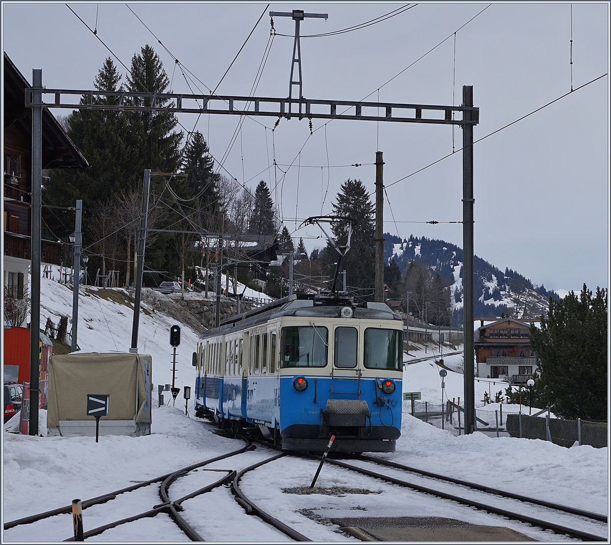 The MOB ABDe 8/8 4002 VAUD in Schönried.
10.01.2018