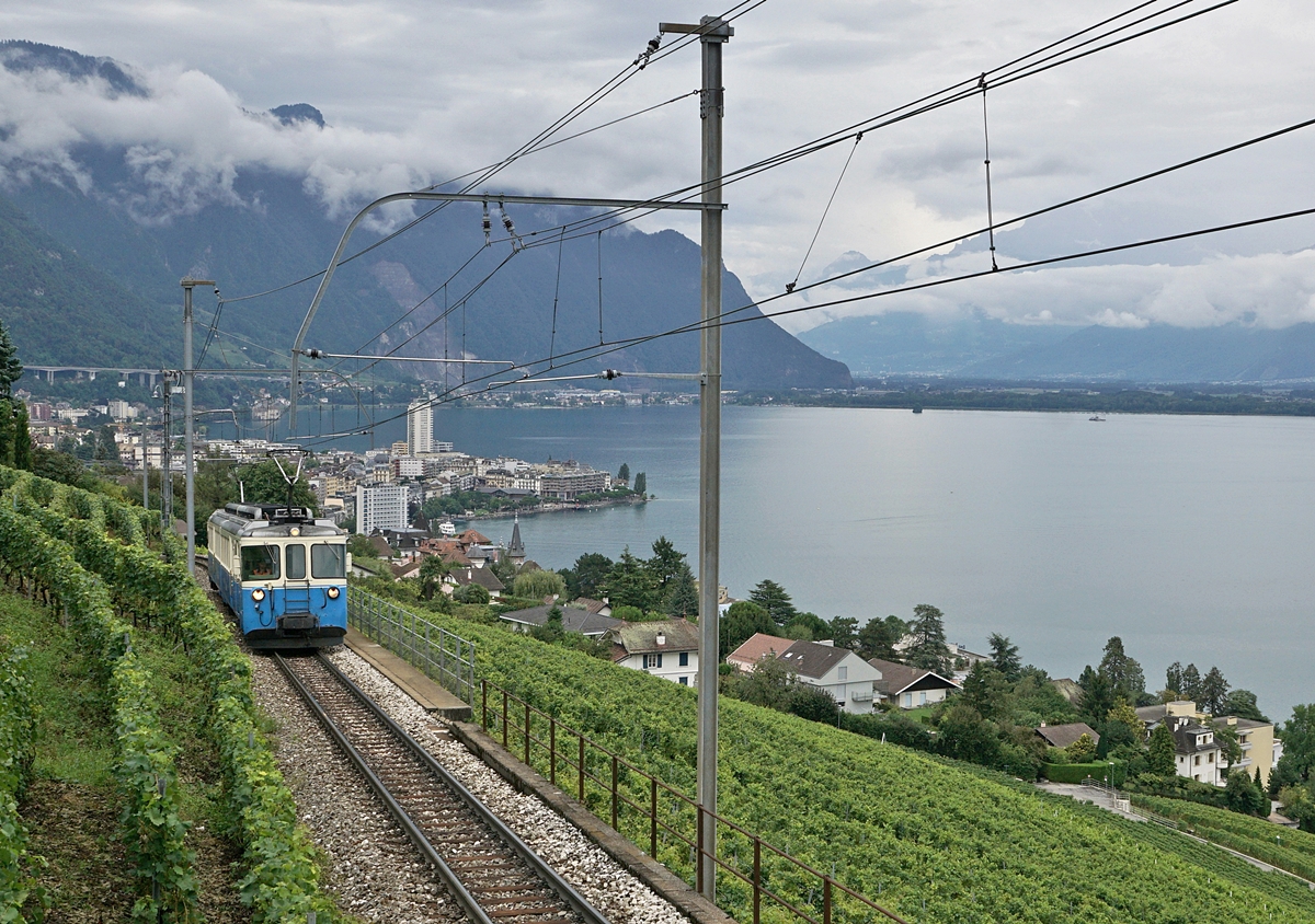 The MOB ABDe 8/8 4002 VAUD by Châtelard VD. 

19.08.2019