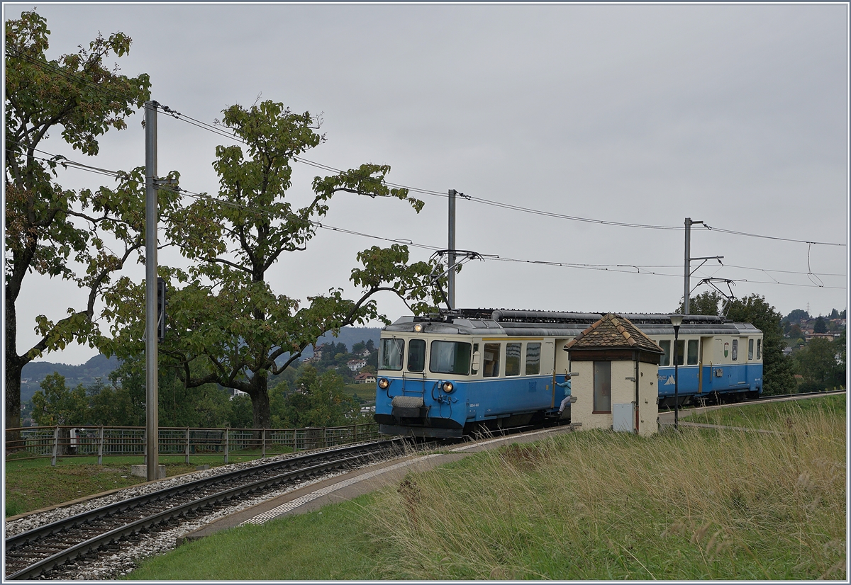 The MOB ABDe 8/8 4002 VAUD by his stop in Châtelard VD.

04.10.2019