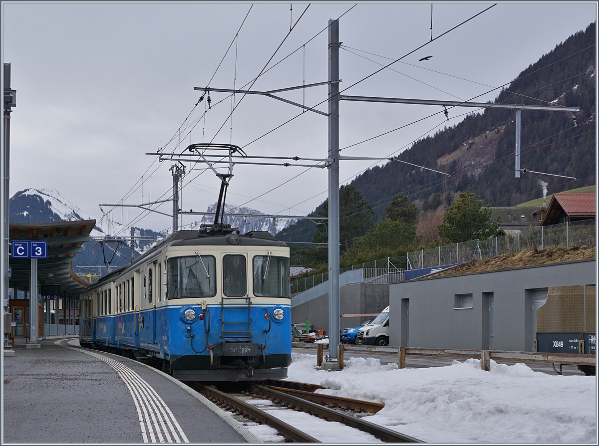The MOB ABDe 8/8 4004 Fribourg in Château d'Oex.
10.01.2018