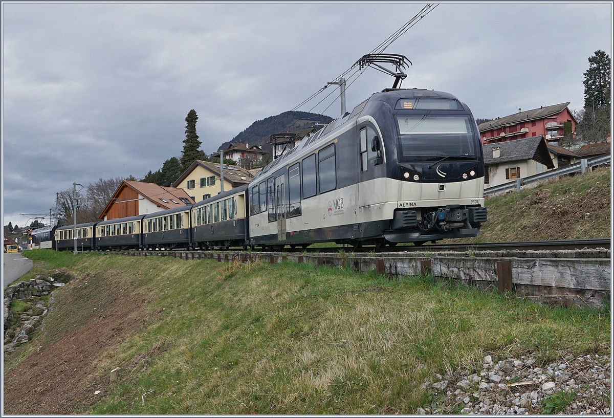 The MOB ABe 4/ 9301 (and Be 9201) with  MOB Belle Epoque  Service on the way to Montreux by Planchamp.

12.03.2020