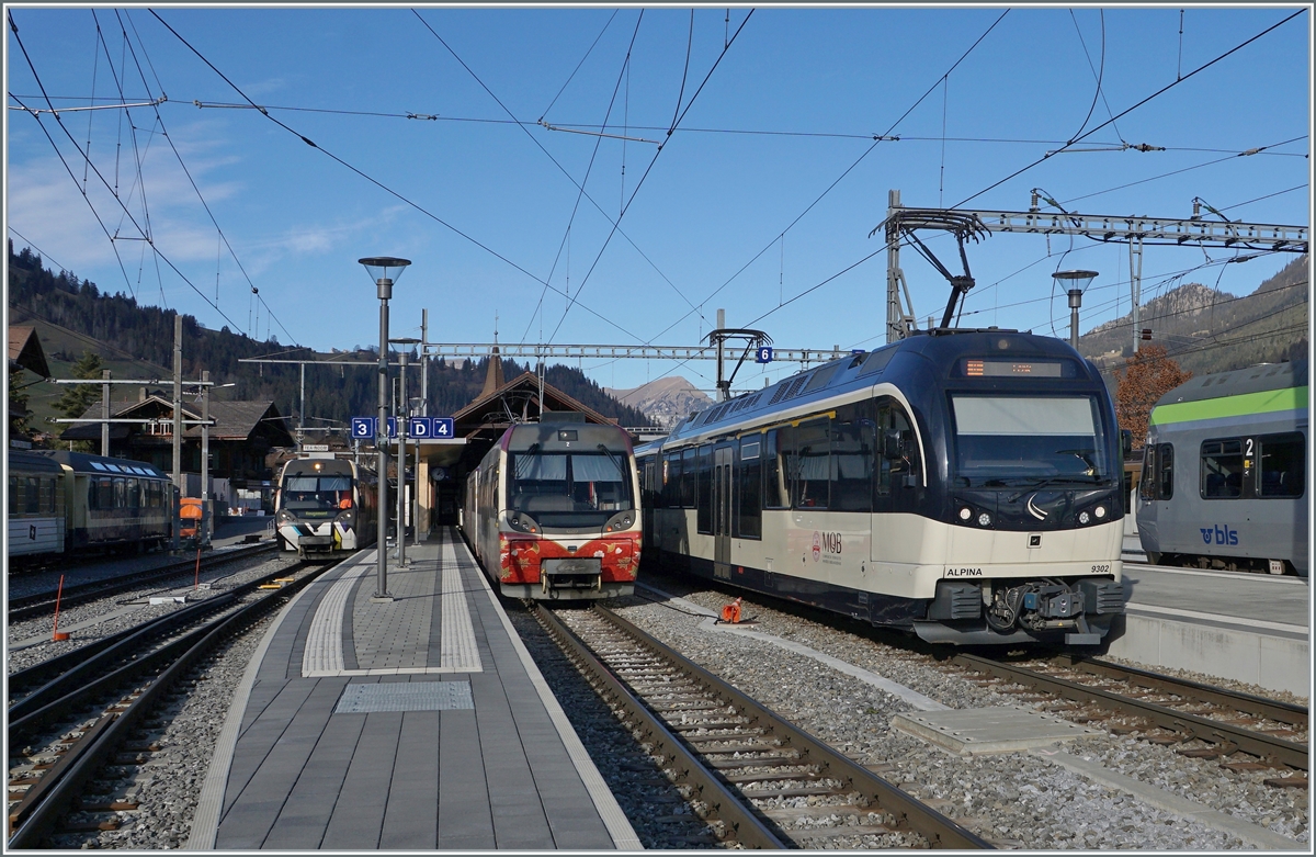 The MOB Alina  ABe 4/4 9302 and two Be 4/4 Serie 5000 in Zweisimmen. 

25.11.2020