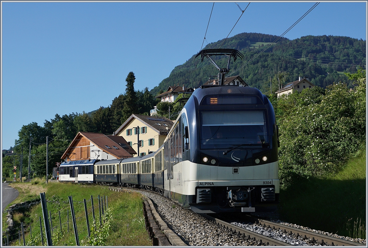 The MOB Alpina ABe 4/4 9304 (and Be 4/4 9204) with his MOB Belle Epoque Service to Montreux by Planchamp. 

25.05.2020