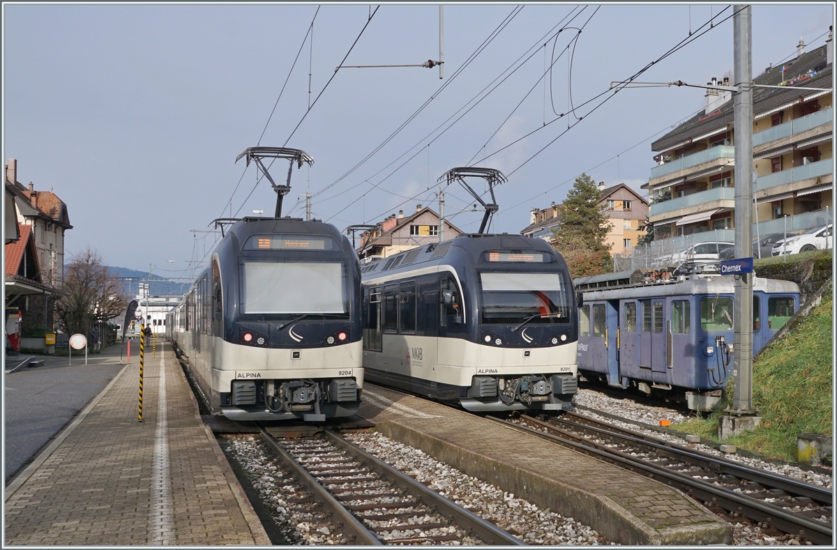 The MOB Alpina ABe 4/4 9304 and 9301 wiht MOB Panoramic Services to Montreux and Zweisimmen by his stop in Chernex.

04.01.2023