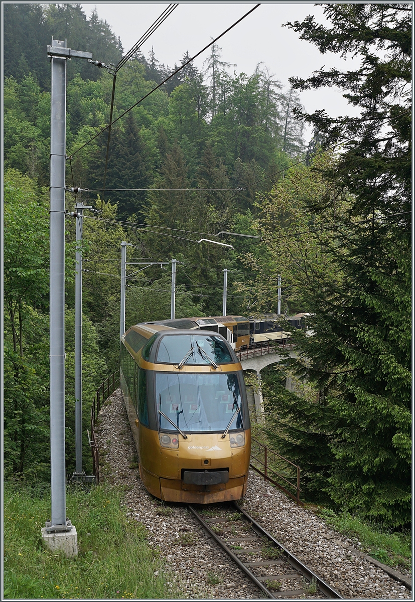 The MOB ASt 152 in the  GoldenPass  Livre near Les Avants.

16.05.2020