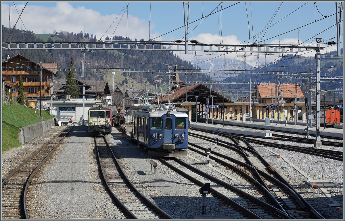 The MOB BDe 4/4 3002 and in the backgroud the GDe 4/4 6006 in Zweisimmen. 

14.04.2021