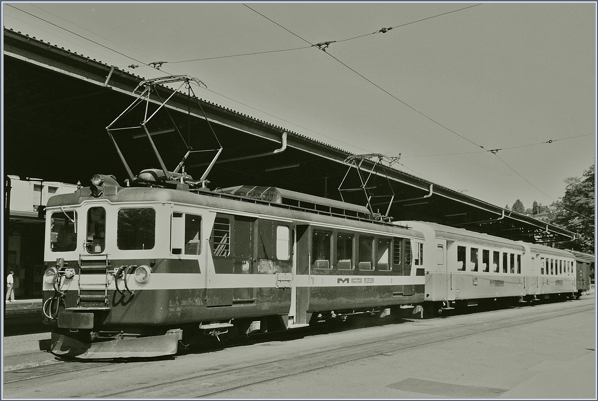 The MOB BDe 4/4 3003 with a local train to Zweisimmen in Montreux.
Summer 1985  