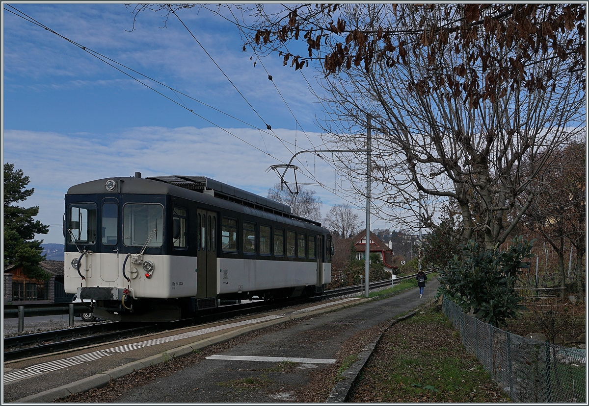 The MOB Be 4/4 1006 (ex Bippperlisi) on the way to Fontanivent by his stop in Planchamp. 23.11.2020