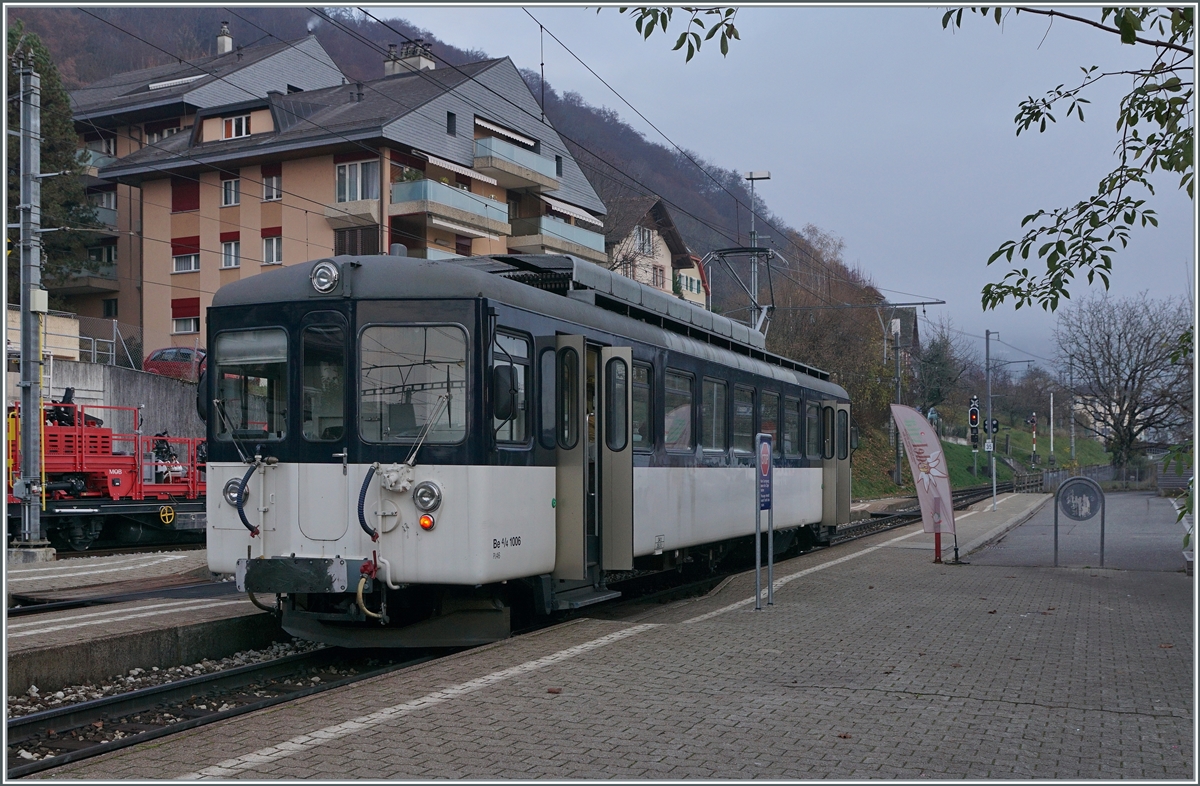 The MOB Be 4/4 1006 (ex Bipperlisi) by his stop in Chernex.

25.11.2020