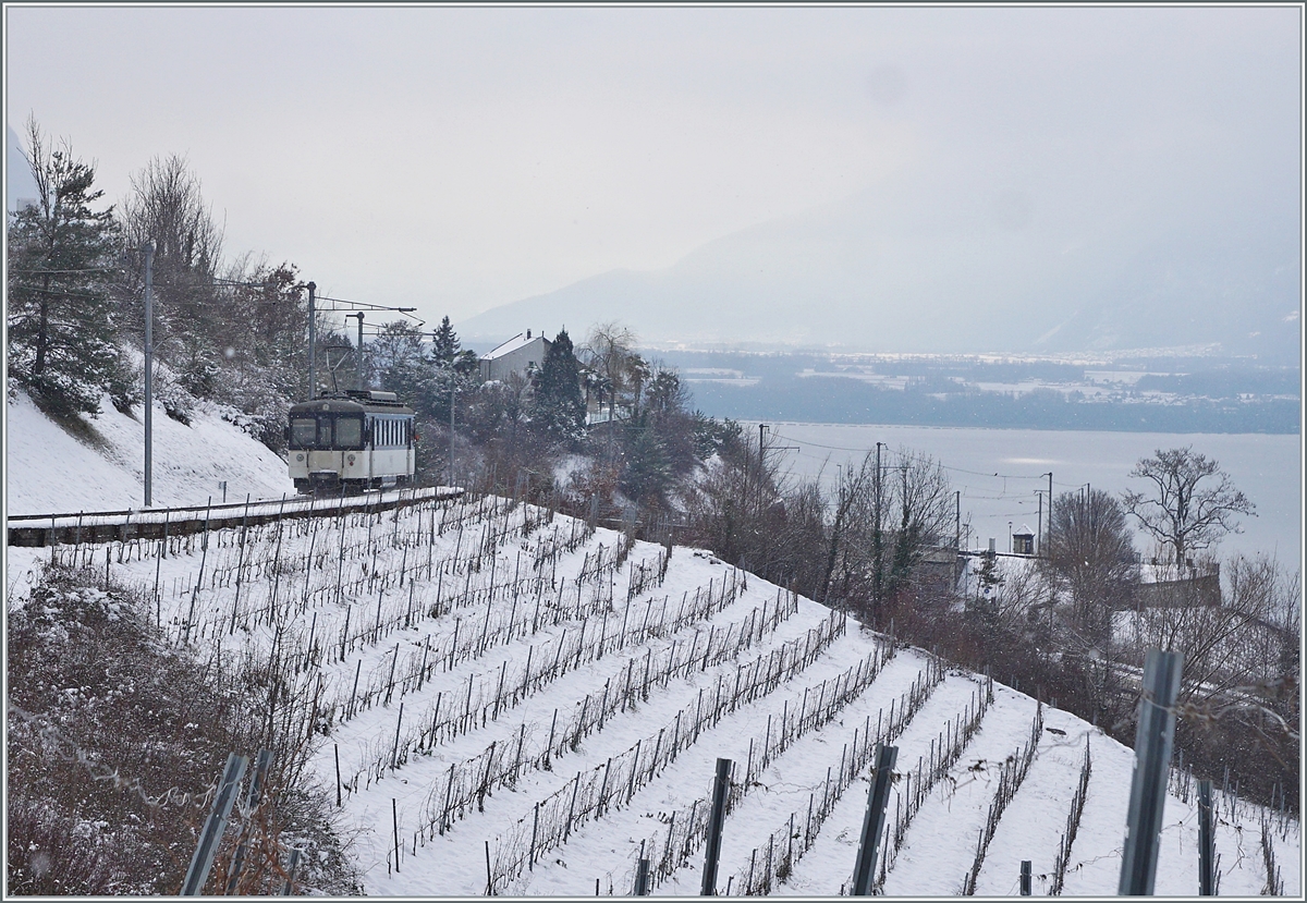 The MOB Be 4/4 1006 from Les Avants to Montreux by Planchamp.

22.01.2023