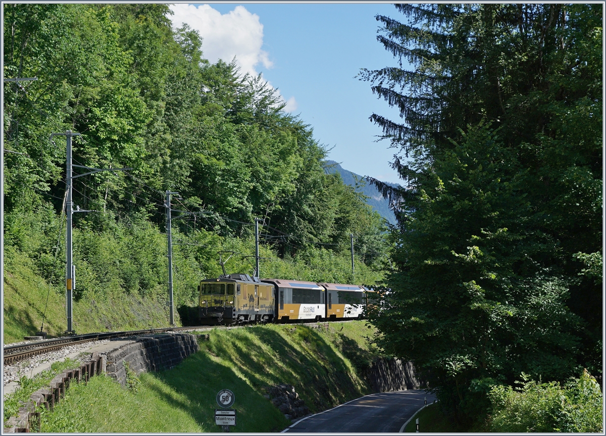 The MOB GDe 4/4 6003 with MOB GoldenPass Service by Chamby.

21.06.2020