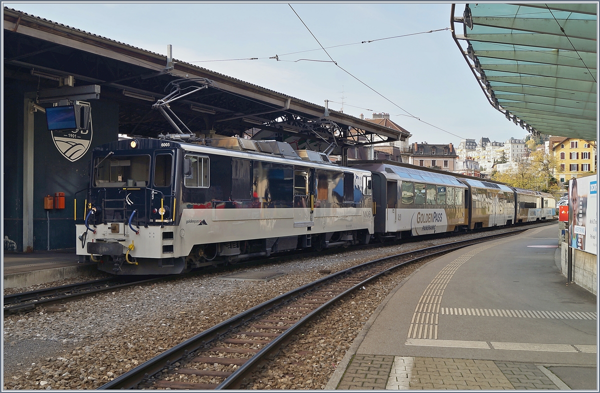 The MOB GDe 4/4 6005 with GoldenPass MOB Panoramic Service to Zweisimmen in Montreux. 

22.11.2019
