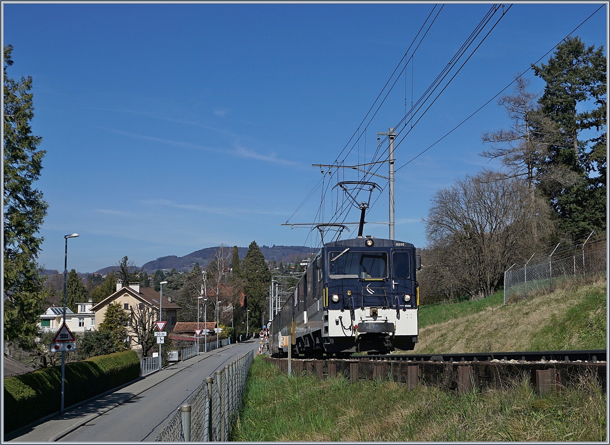 The MOB GDe 4/4 6005 wiht a Pamoramic Express on the way from Montreux to Zweisimmen by Fontanivent.

15.03.2020