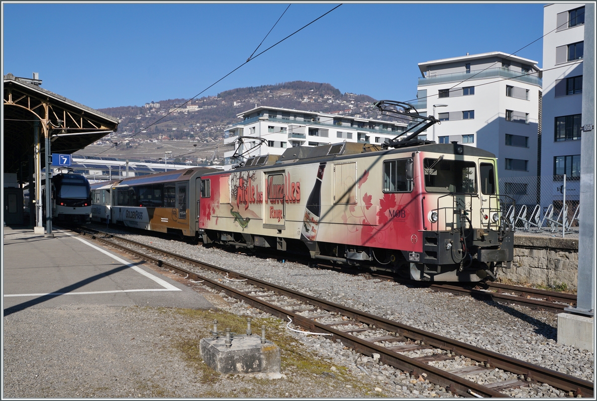 The MOB GDe 4/4 6006 wiht MOB Golden Pass Panoramic of his last journey by the MOB in Vevey.

16.02.2023