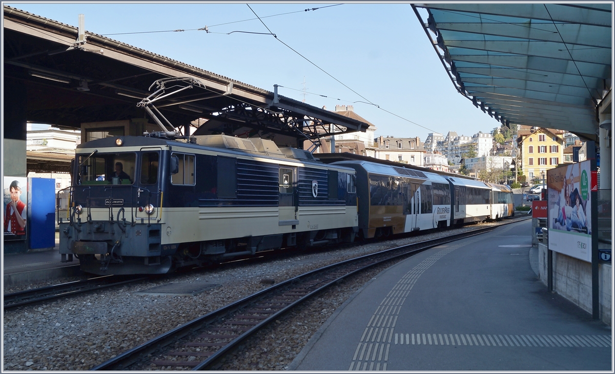 The MOB GDe 4/4  Interlaken  with a MOB Panoramic Express in Montreux.

10.04.2020