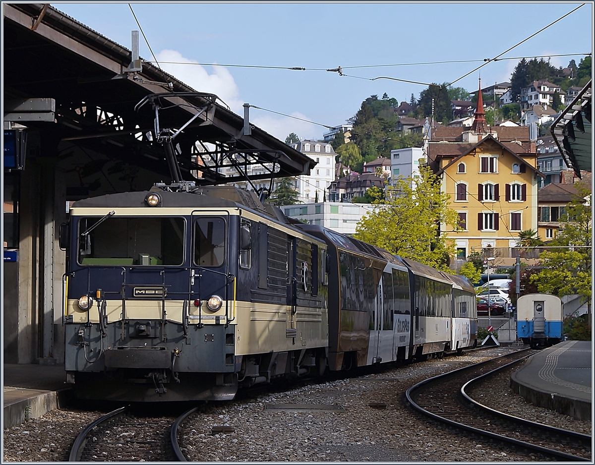 The MOB GDe 6004  Interlaken  with MOB Panoramic Express in Montreux.

26.04.2020