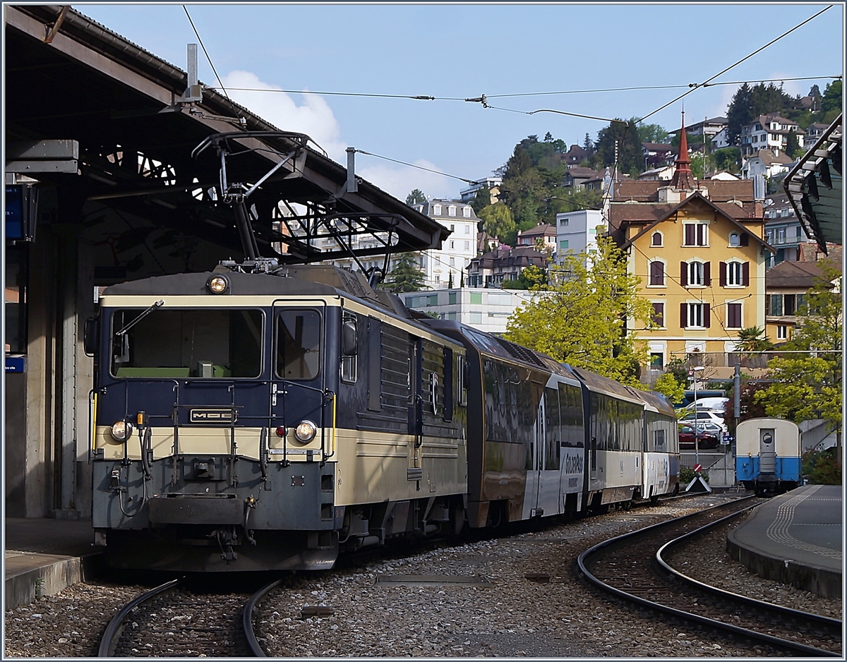 The MOB GDe 6004  Interlaken  with MOB Panoramic Express in Montreux.

26.04.2020