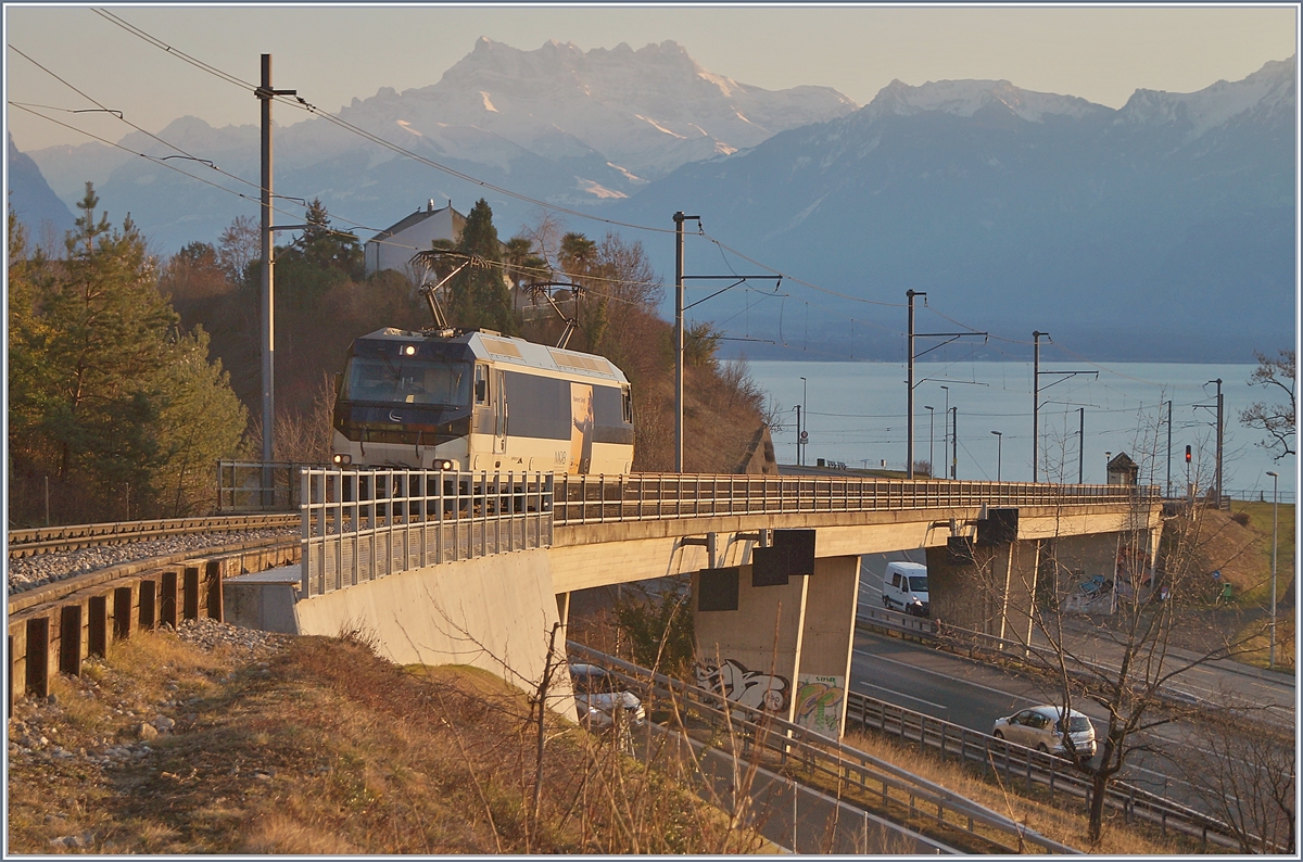 The MOB Ge 4/4 8001 on the way to Chernex between Châtlard and Planchamp in the last evening light of this day.
22.01.2019