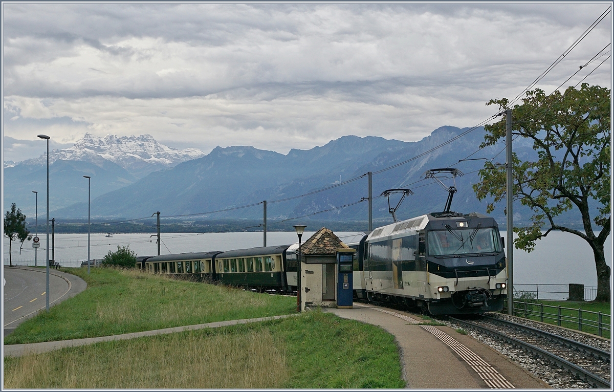 The MOB Ge 4/4 8001 with Belle Epoque service from Montreux to Zweisimmen.

04.10.2019