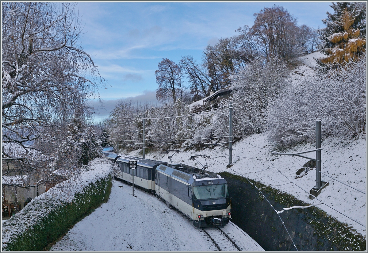 The MOB Ge 4/4 8001 wiht his MOB GoldenPass Panoramic on thew way to Zweisimmnen by Sonzier.

05.12.2020