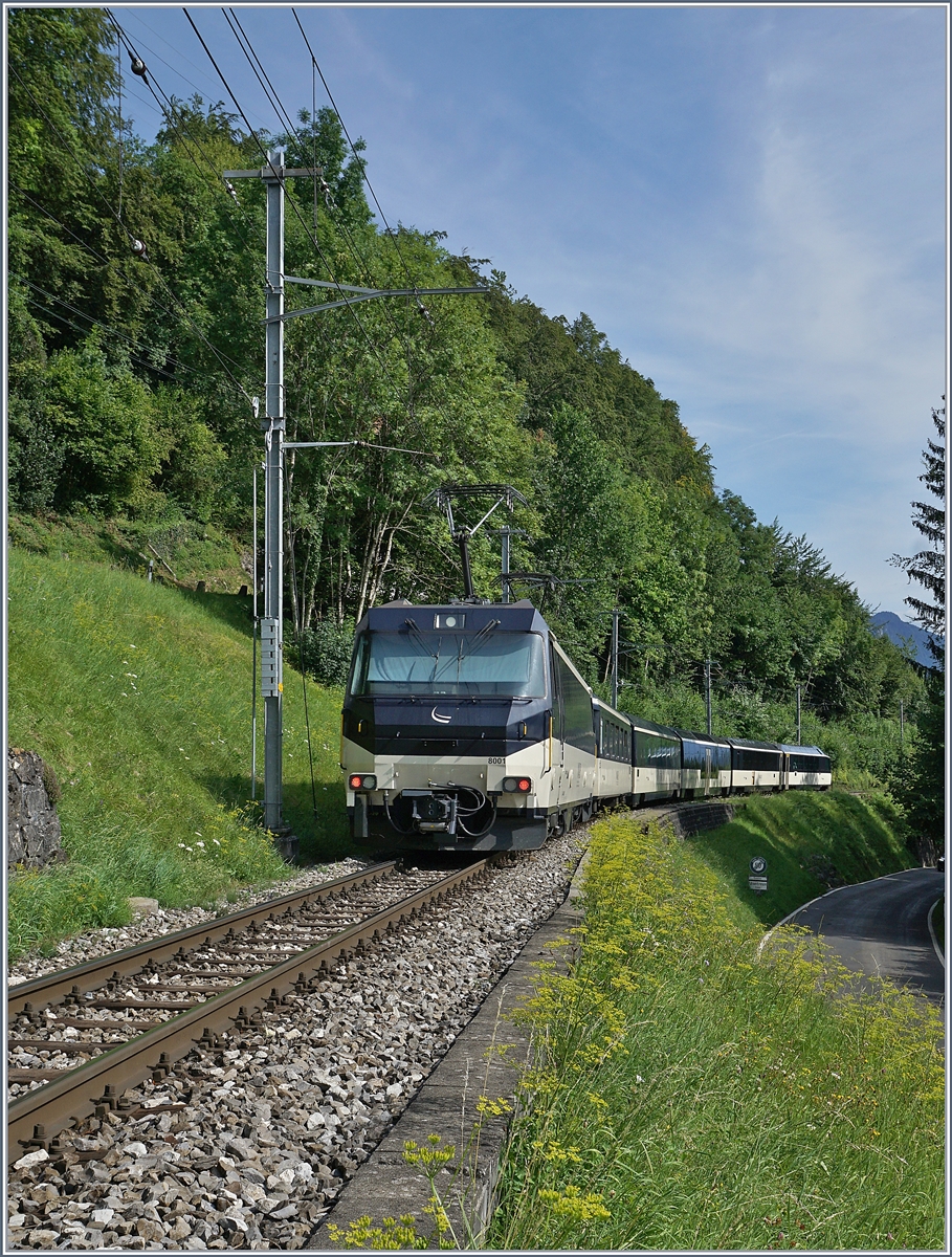 The MOB Ge 4/4 8001 wiht a Panoramic Express by Chamby on the way to Montreux. 

25.07.2020