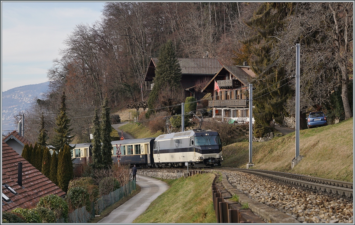 The MOB Ge 4/4 8002 wiht the  MOB Belle Epoque  Servicefrom Montreux to Zweisimmen by Chernex. 

09.01.2021 
