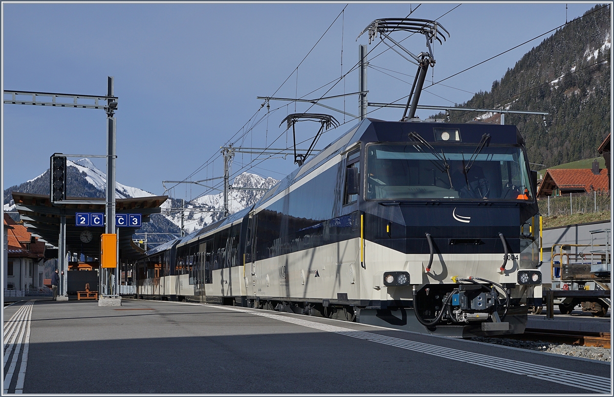 The MOB Ge 4/4 8004 in Château d'Oex.
02.04.2018