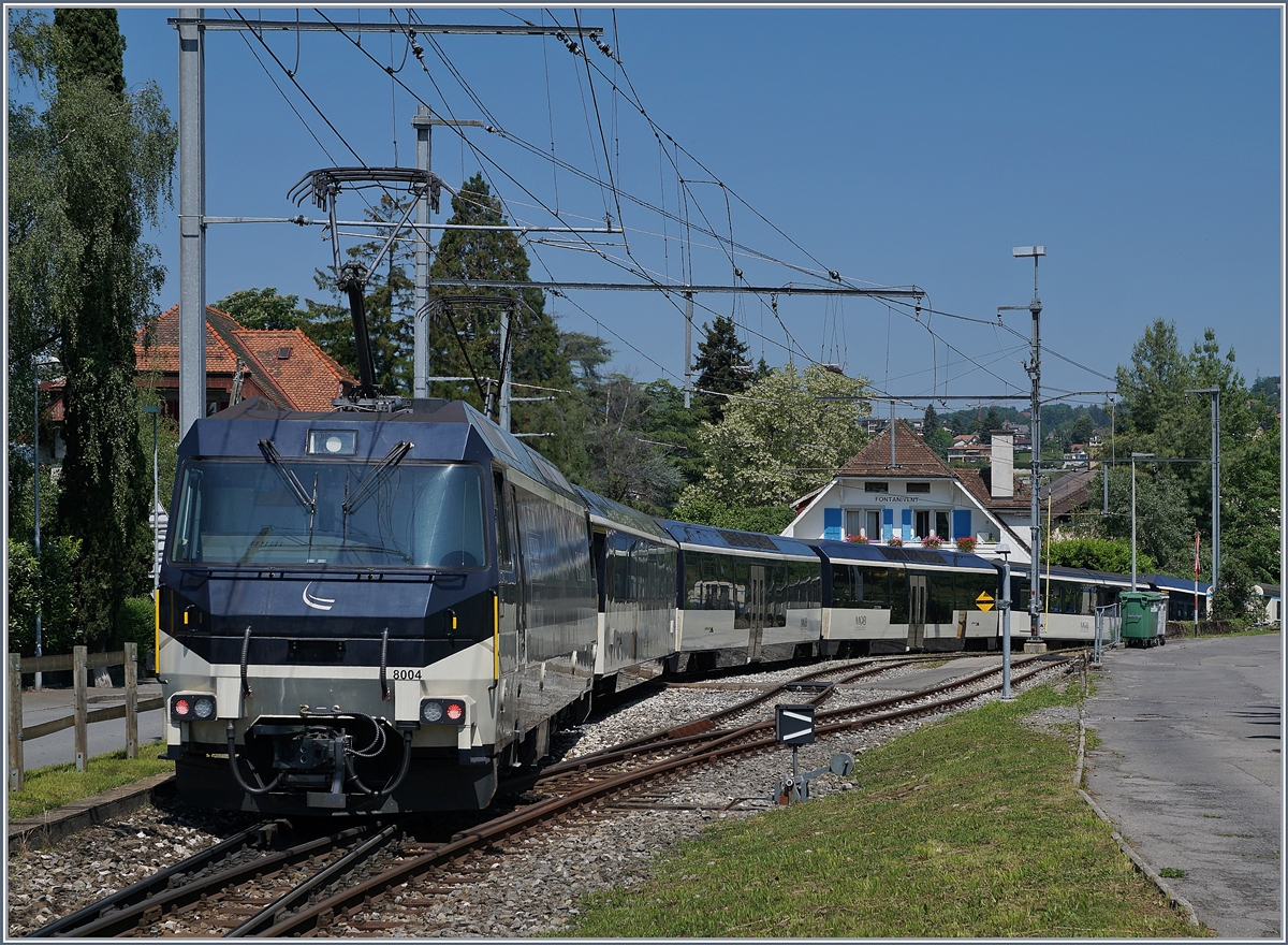 The MOB Ge 4/4 8004 with a MOB Panoramic Express on the way to Montreux in Fontanivent. 

18.05.2020