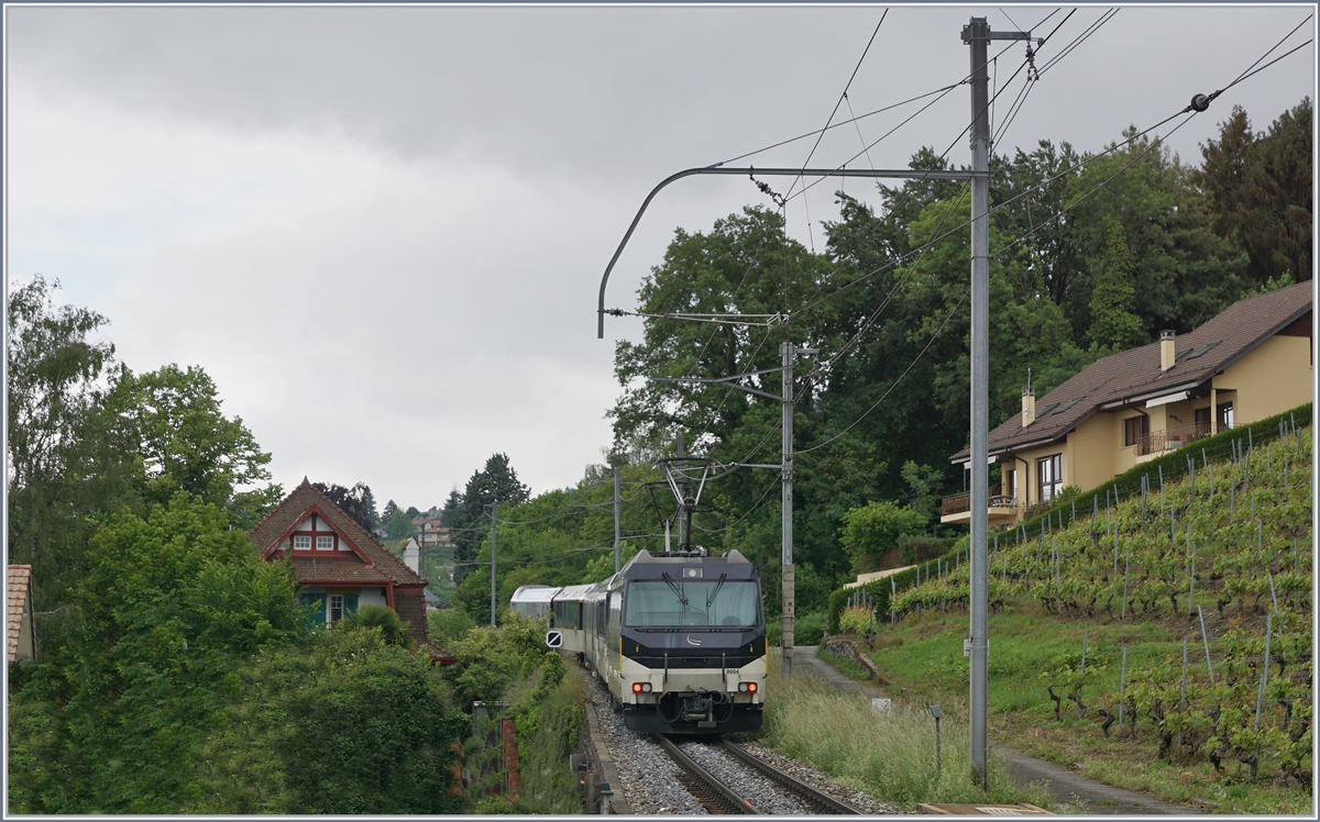 The MOB Ge 4/4 8004 with a Panoramic Express on the way to Zweisimmen by Plachamp. 

14.05.2020
