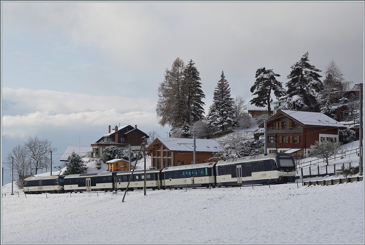 The MOB Ge 4/4 8004 and the MOB Alpina Be 4/4 9202 with the MOB local Service from Zweisimmen to Montreux by Les Avants.

02.12.2020