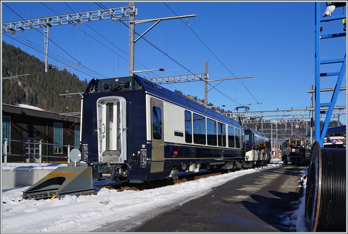 The MOB Ge 4/4 8004 with a new  Transgoldenpass  Test Service in Zweisimmen. 25.01.2022