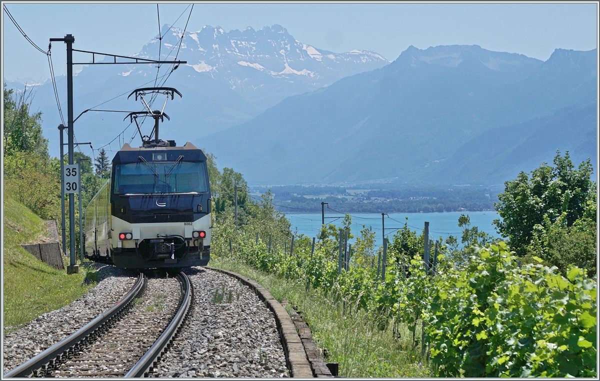 The MOB Ge 4/4 wiht his GPX on the way to Montreux by Planchamp. 

24.06.2023