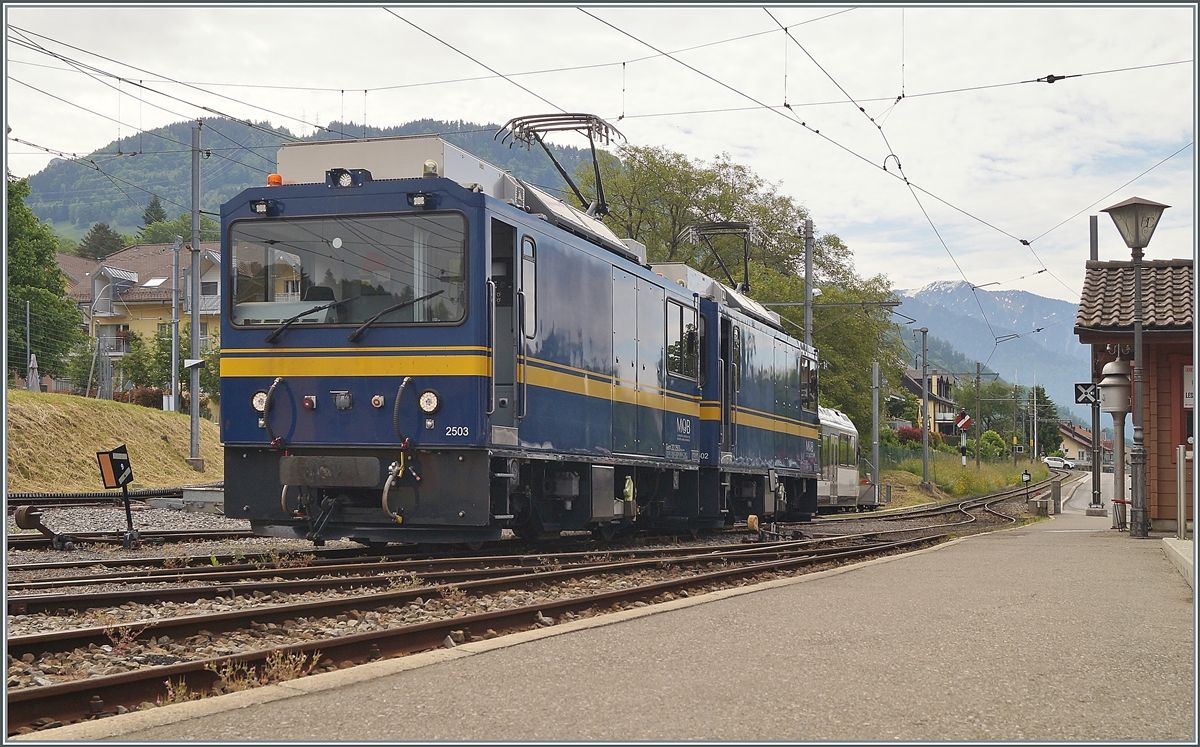 The MOB Gem 2/2 2502 and 2503 in Blonay. 

03.06.2021