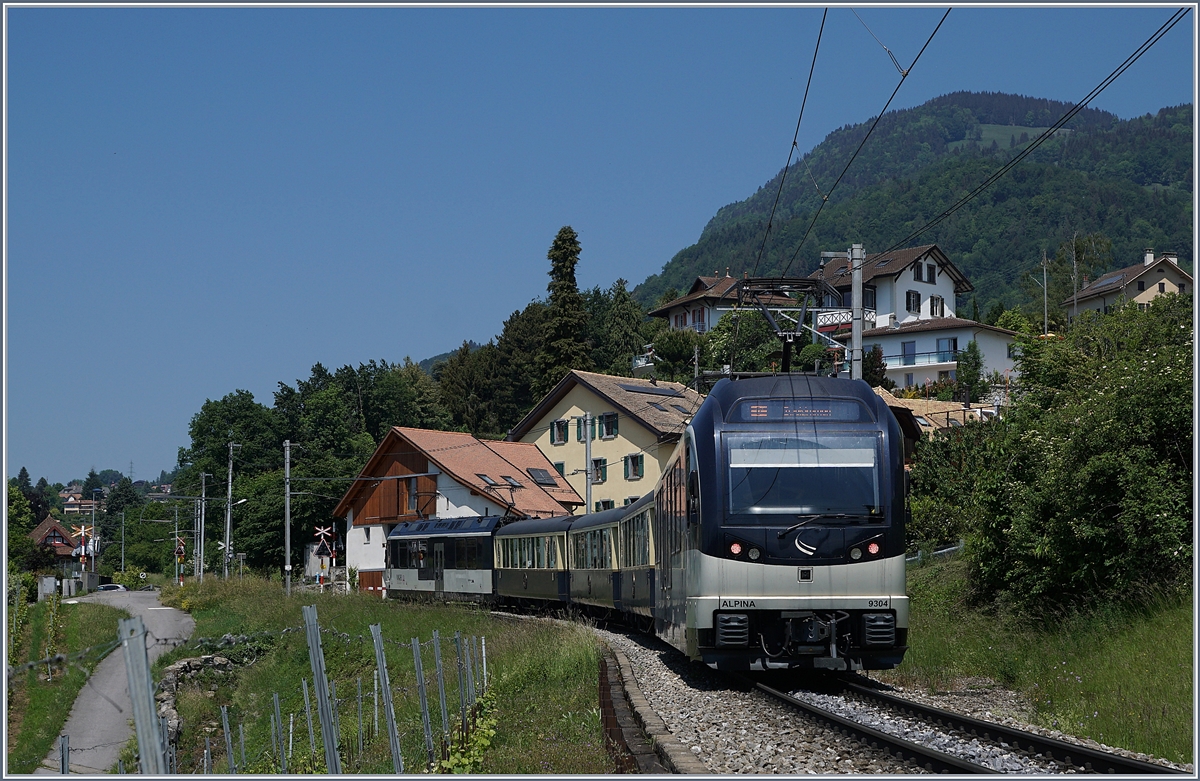 The MOB Golden Pass Belle Epoque Service on the way to Zweisimmen by Planchamp.

18.05.2020