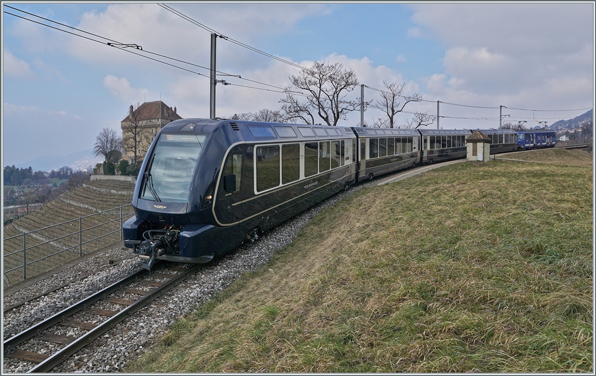 The MOB GPX 4065 on the way from Interlaken Ost to Montreux by Châtelard VD. 

08.02.2023