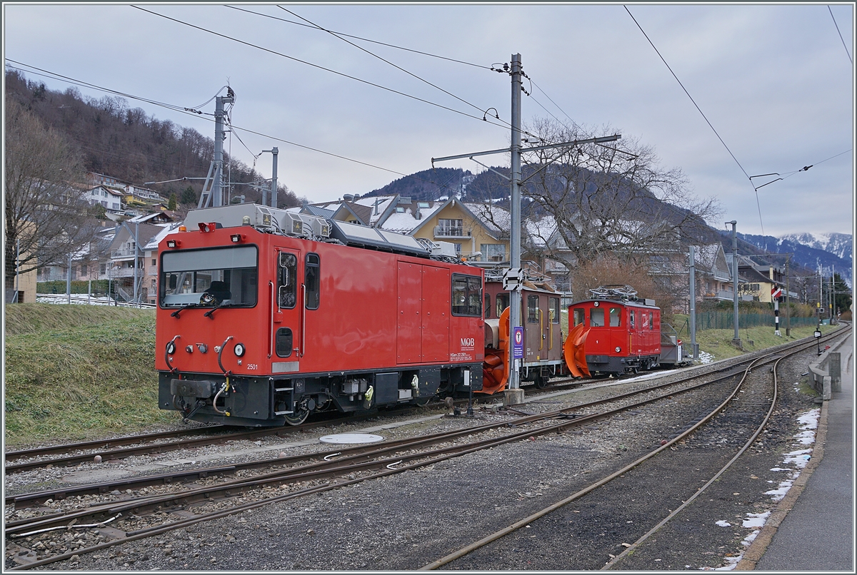The MOB HGe 2/2 2501 with CEV Xrot 91 and in the background the CEV HGe 2/2 N° 1 in Blonay.

20.01.2022