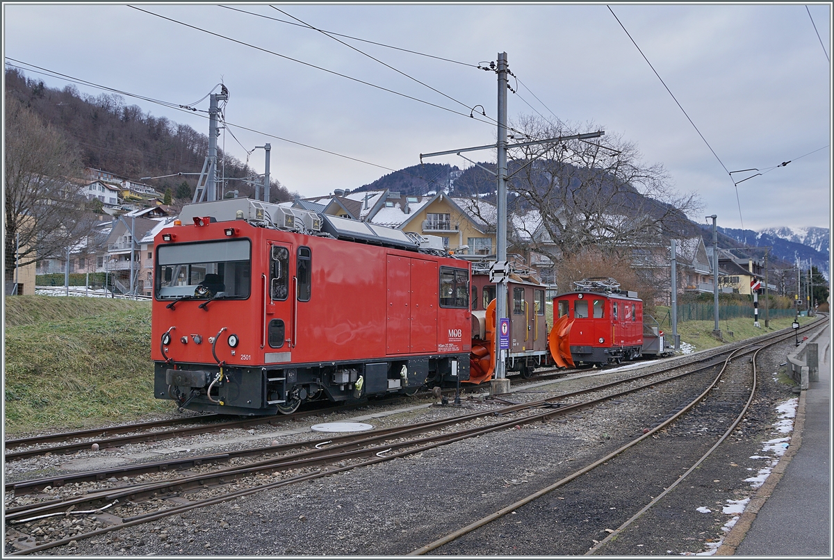 The MOB HGe 2/2 2501 with CEV Xrot 91 and in the background the CEV HGe 2/2 N° 1 in Blonay.

20.01.2022