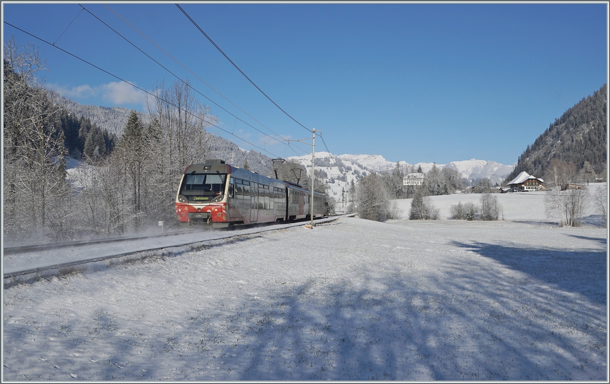 The MOB Lenkerpendel Be 4/4 5002 Nankai / Koyasan is betweeen Stöckli and Blankenburg on the way to Zweisimmen. 

03.12.2020 
