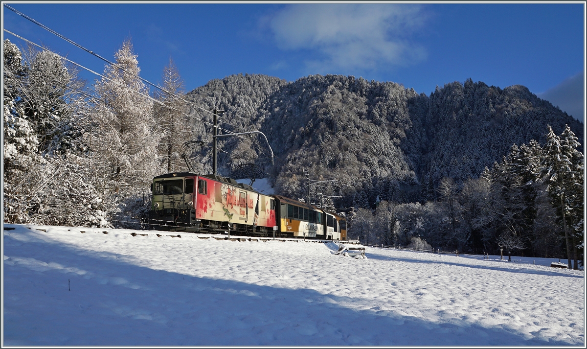 The MOB Panoramic Express 2111 with the GDe 4/4 6006 by Les Avants on the way to Montreux. 

02.12.2020 