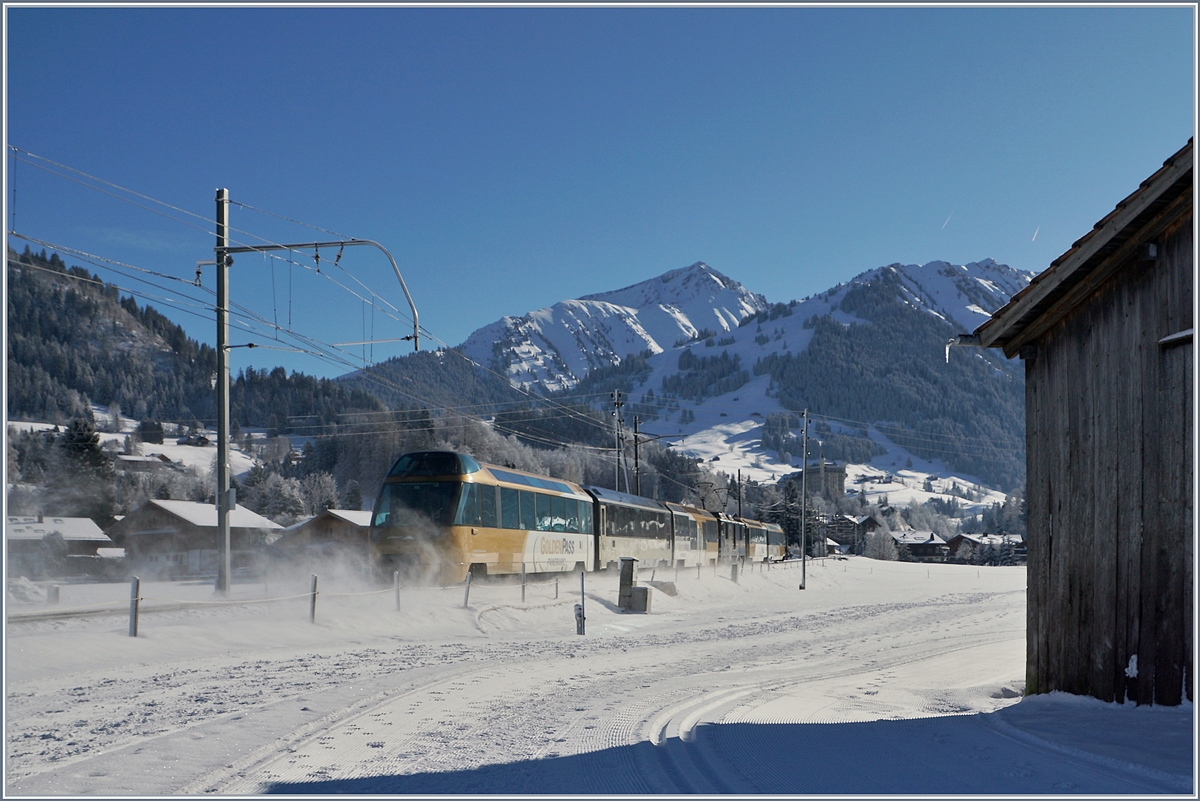 The MOB Panoramic Express from Montreux to Zweisimmen between Saanen and Gstaad. 
02.02.2018