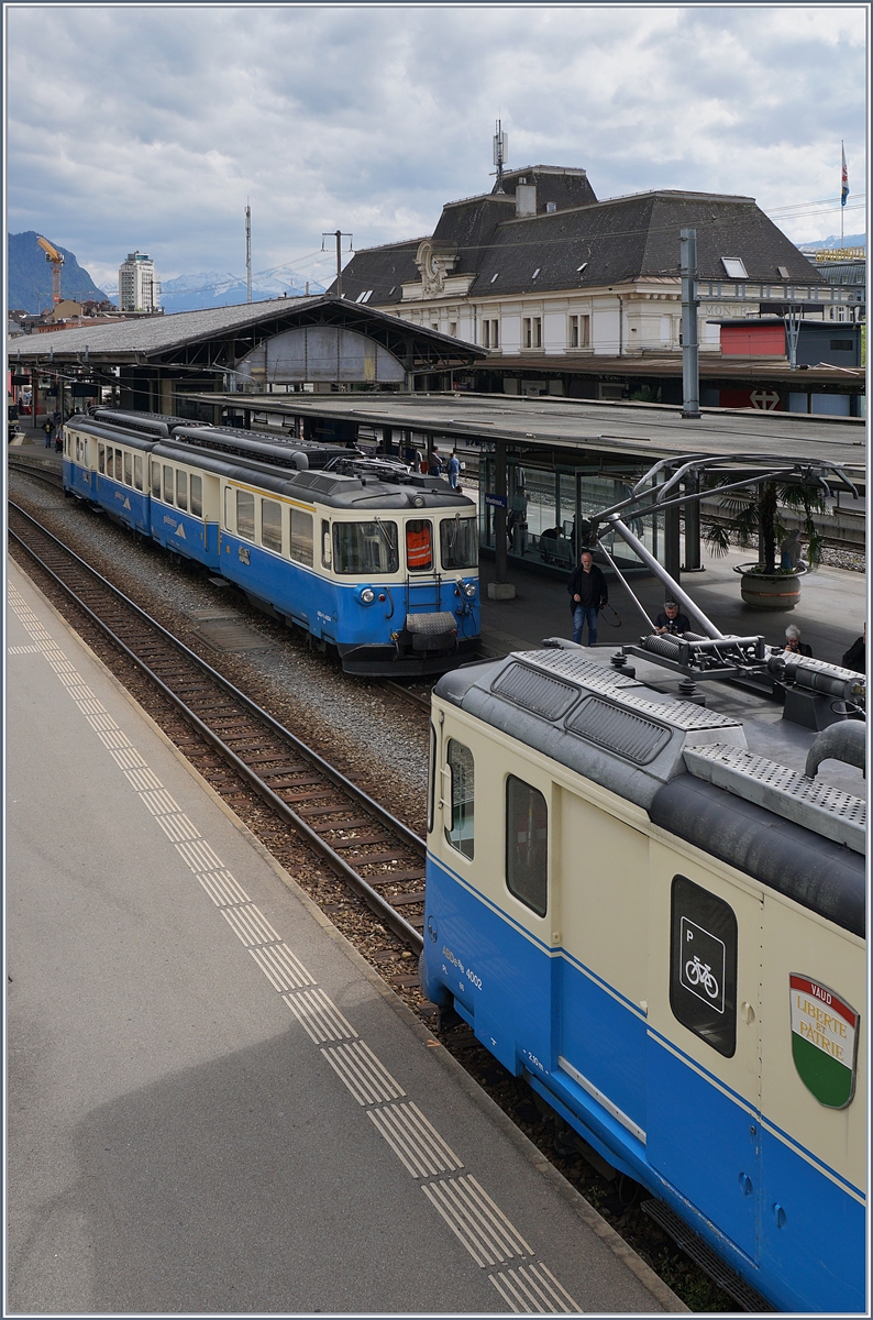 The MOBABDe 8/8 4002 VAUD and 4004 FRIBOURG in Montreux.
17.04.2017