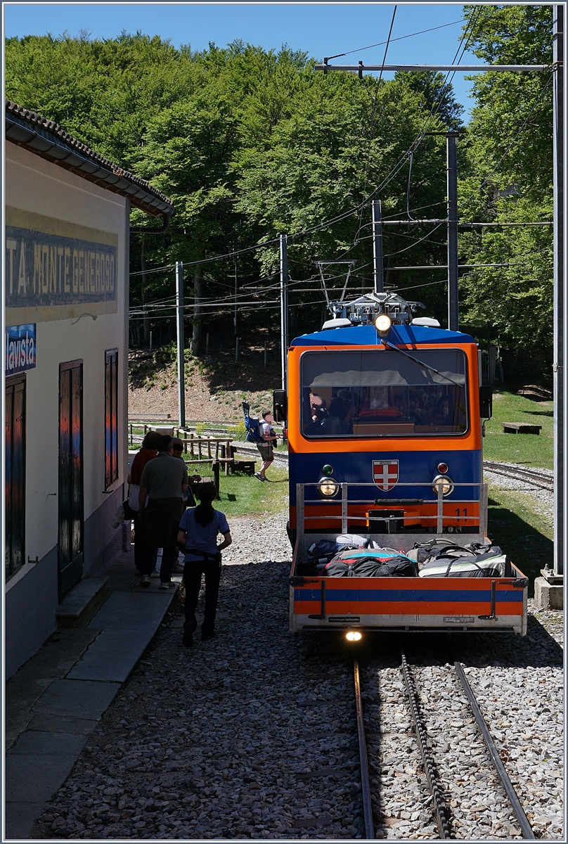 The Monte Generoso Bhe 4/8 N° 11 in Bellavista.
21.05.2017