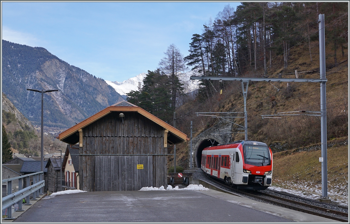 The new EVO TMR Region Alpes RABe 533 701, operating as train R 26320 from Orsières, arrives at its destination Sembracher. Connections to Martigny are available here.

January 24, 2026