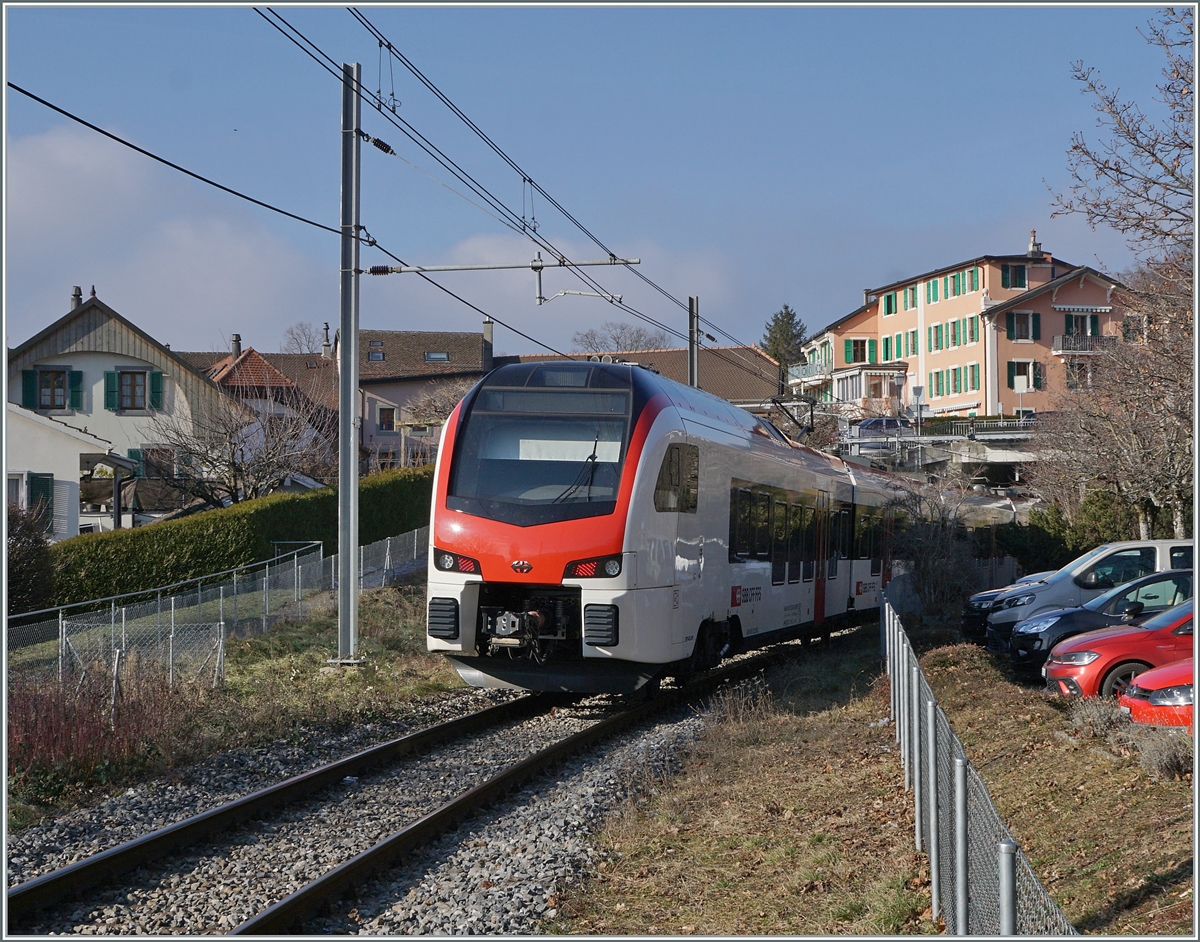 The new Flirt 3 SBB RABe 523 503  Mouette  (RABe 94 85 0 523 503-6 CH-SBB) in Chexbres on the way to Puidoux.

11.02.2023
