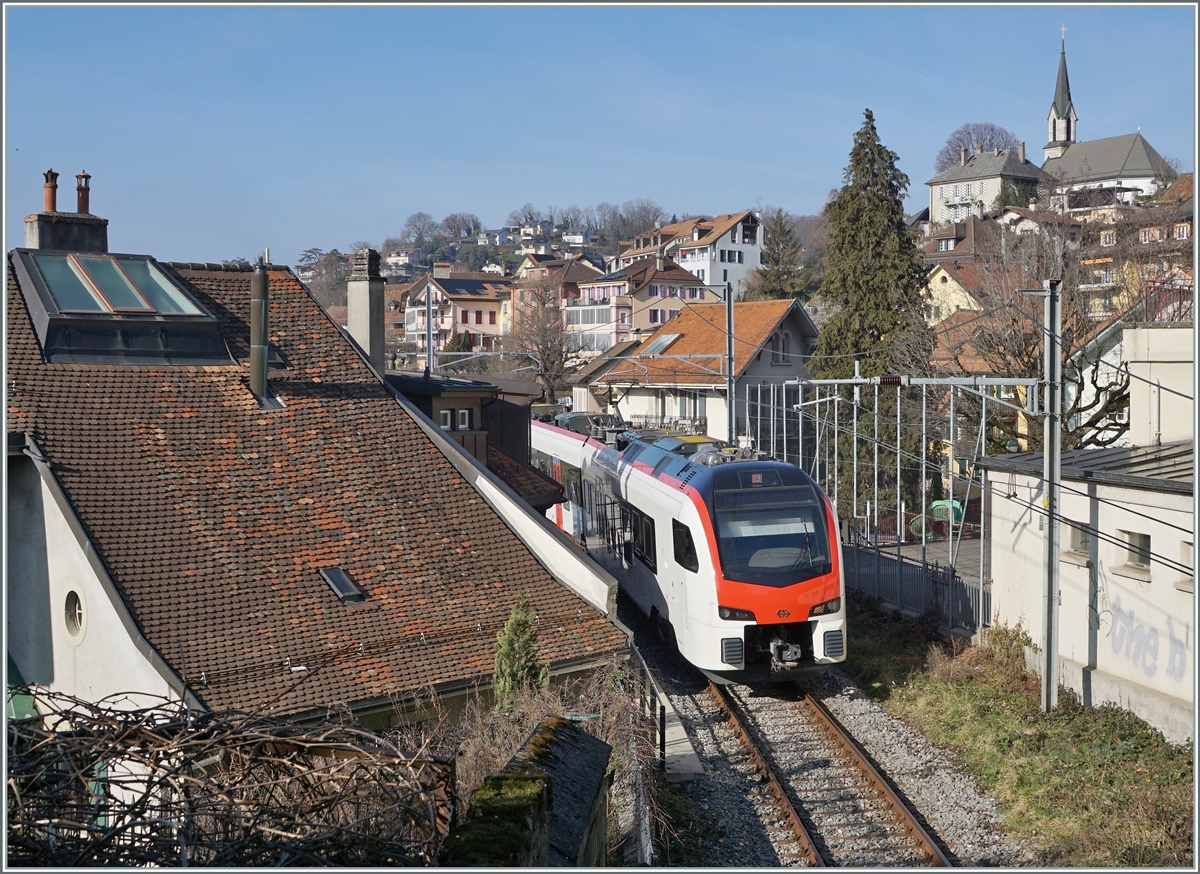 The new Flirt 3 SBB RABe 523 503  Mouette  (RABe 94 85 0 523 503-6 CH-SBB) in Chexbres on the way to Vevey.

11.02.2023