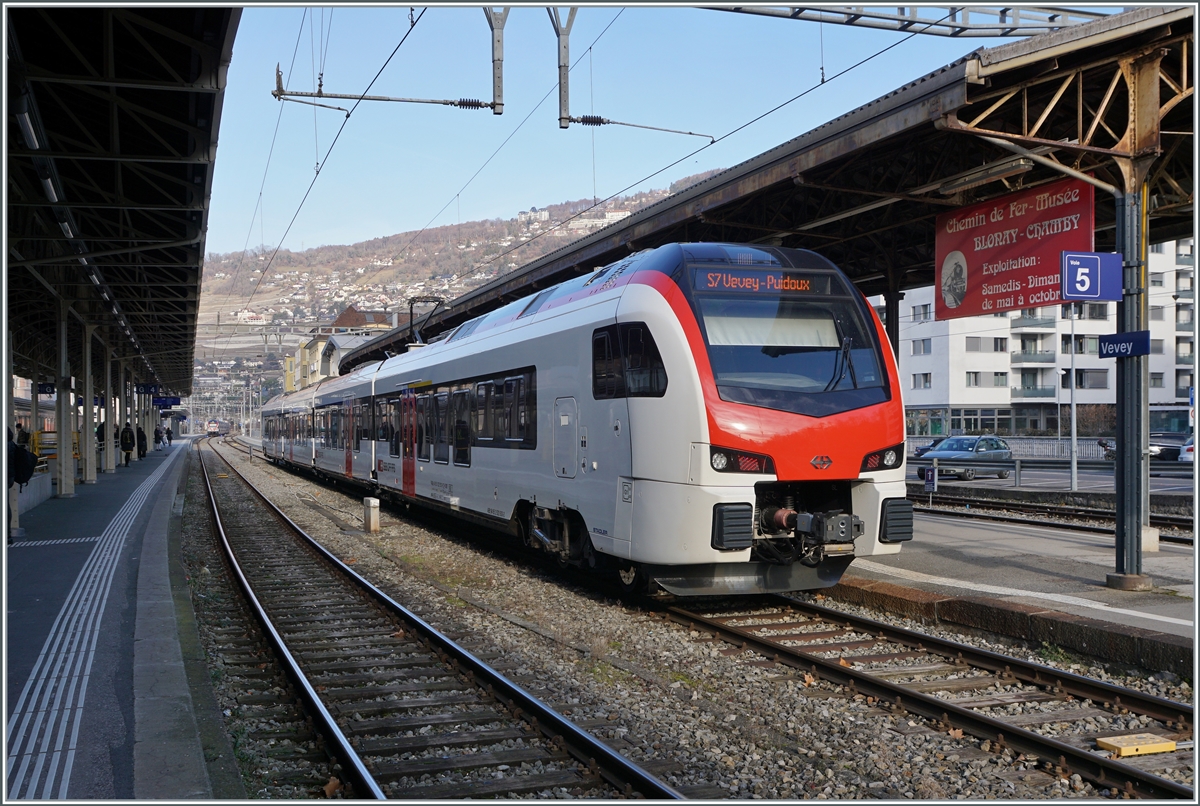 The new Flirt 3 SBB RABe 523 503  Mouette  (RABe 94 85 0 523 503-6 CH-SBB) is waiting in Vevey his departur to Puidoux. 

11.02.2023