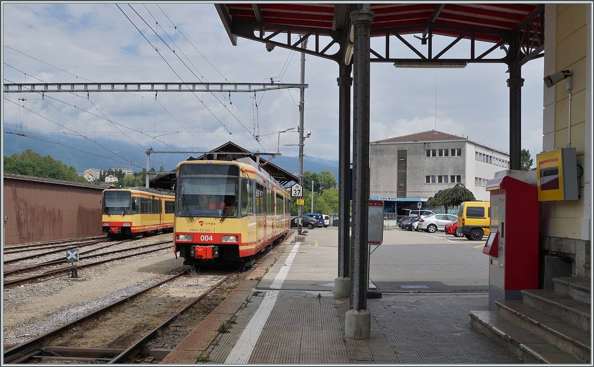 The  new  OC (TRAVYS) Be 4/8 003 and 004 (ex AVG GT8-100D/2s) in Orbe.

04.07.2022