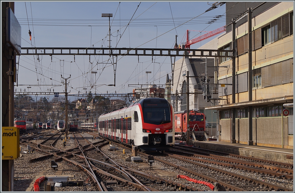 The new RER Flirt 3 RABe 523 109 on a test run in Lausanne. 

19.02.2021